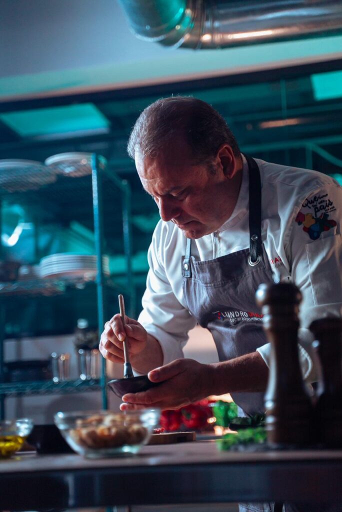 chef-leandro-diaz-cocinando